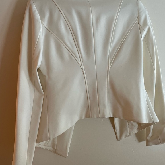 Stunning Winter White Blazer with Braided Sleeves - Picture 4 of 8